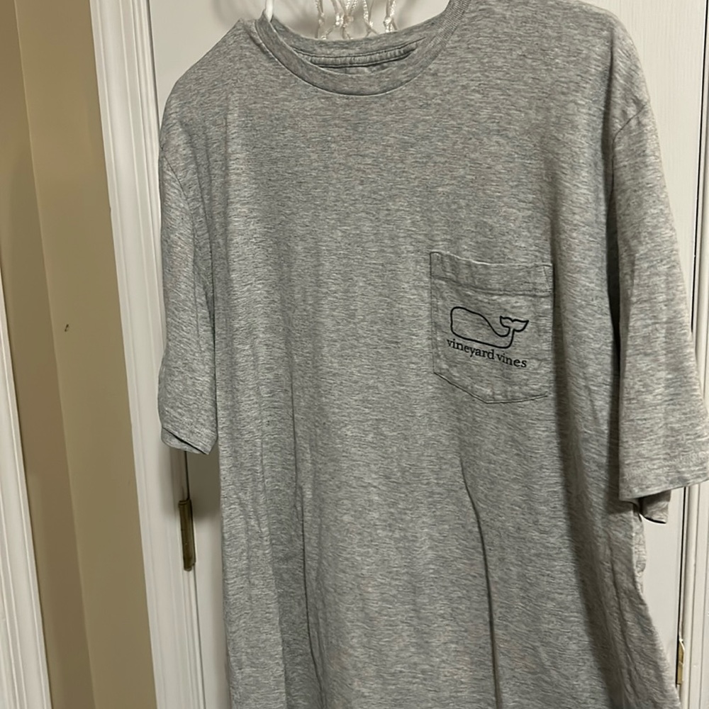 NWOT Vineyard vines t shirt